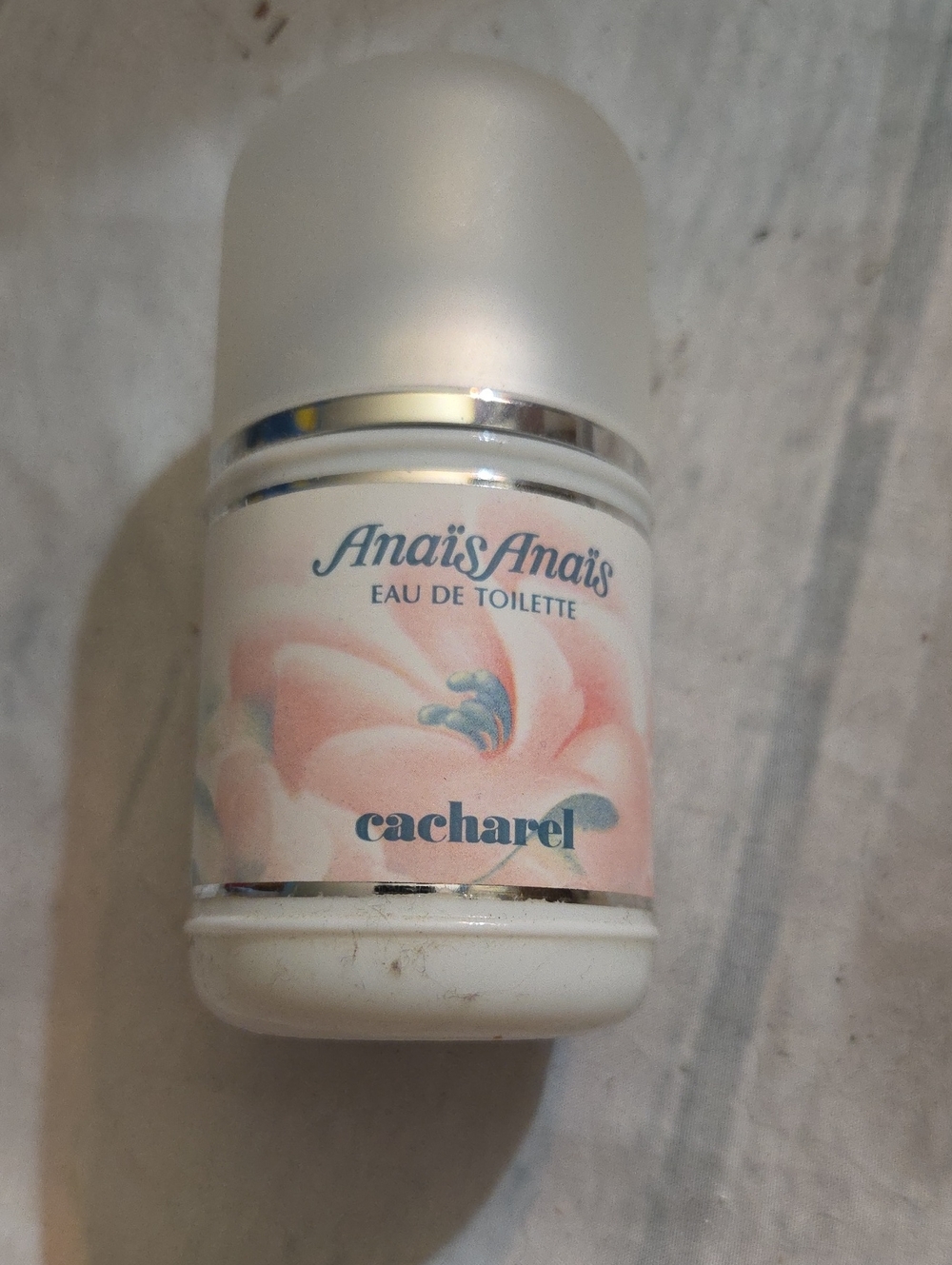 Cacharel Anais Anais Eau de Toilette Spray - Soft Pink Floral